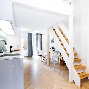 Dr Prenzlauer Berg Apartment